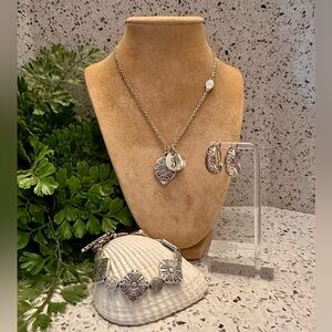 Silver tone textured metal jewelry set